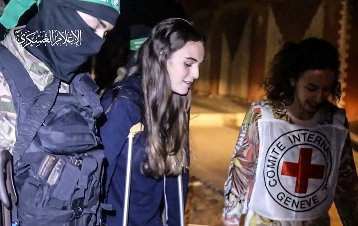 Une responsable israélienne affirme que le Hamas a drogué des otages pour qu’ils semblent « heureux » à leur libération