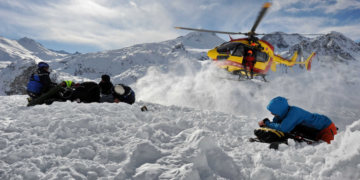 Au moins quatre alpinistes meurent dans des avalanches en Iran