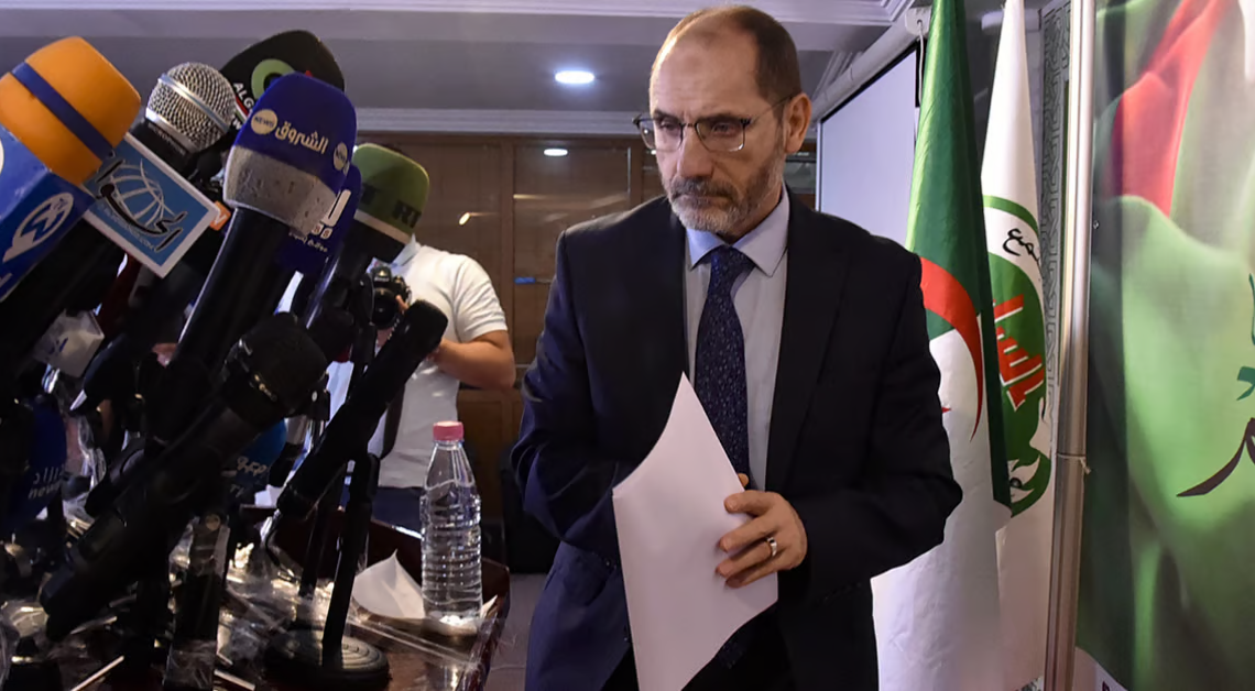 Algérie: opposants, journalistes, activistes… interdits de voyager