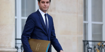 France: Gabriel Attal, 34 ans, remplace Élisabeth Borne au poste de Premier ministre