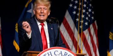 Mort de Navalny: Trump réagit enfin à la mort de l&rsquo;opposant russe… en se comparant à lui