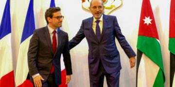 Le chef de la Diplomatie française rencontre son homologue jordanien à Amman