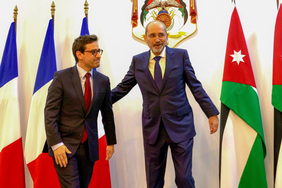 Le chef de la Diplomatie française rencontre son homologue jordanien à Amman