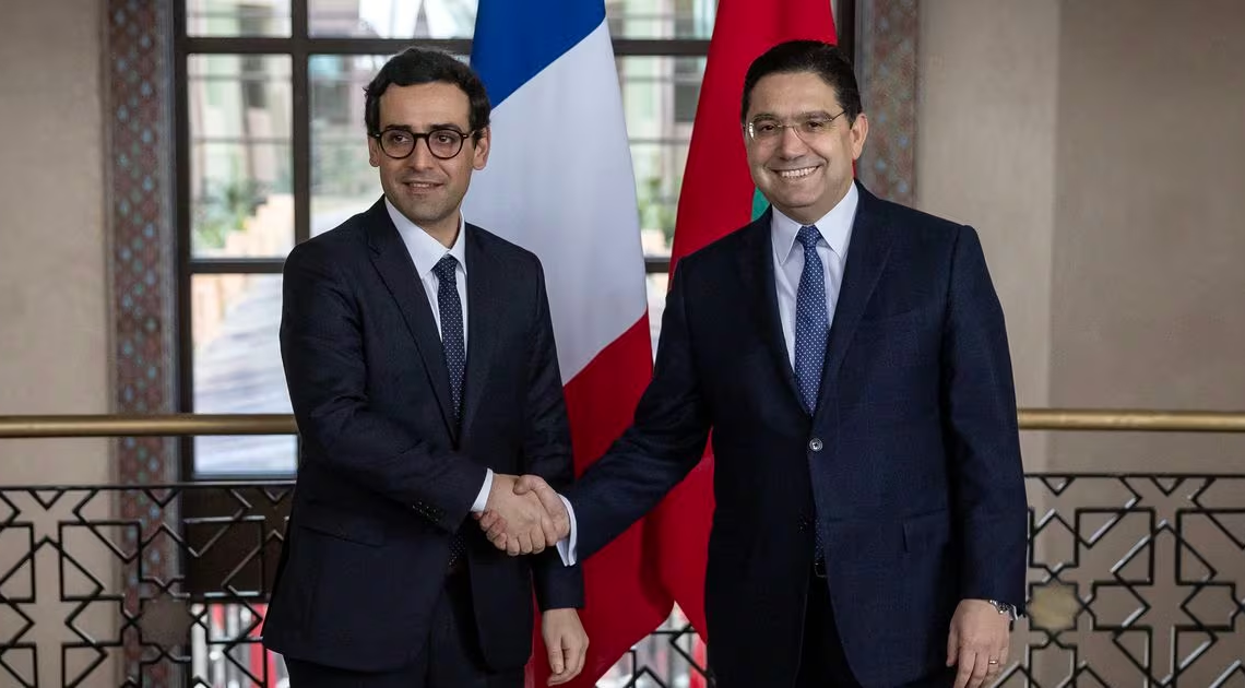 La France réitère son « soutien clair et constant » au plan d’autonomie marocain du Sahara occidental