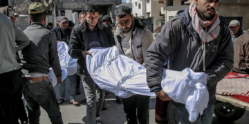 « Massacre de la farine »: Une attaque israélienne sur une distribution d&rsquo;aide humanitaire tue plus de 100 Gazaouis