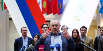 Russie : le seul opposant à Poutine en lice pour la présidentielle a déposé ses signatures de soutien