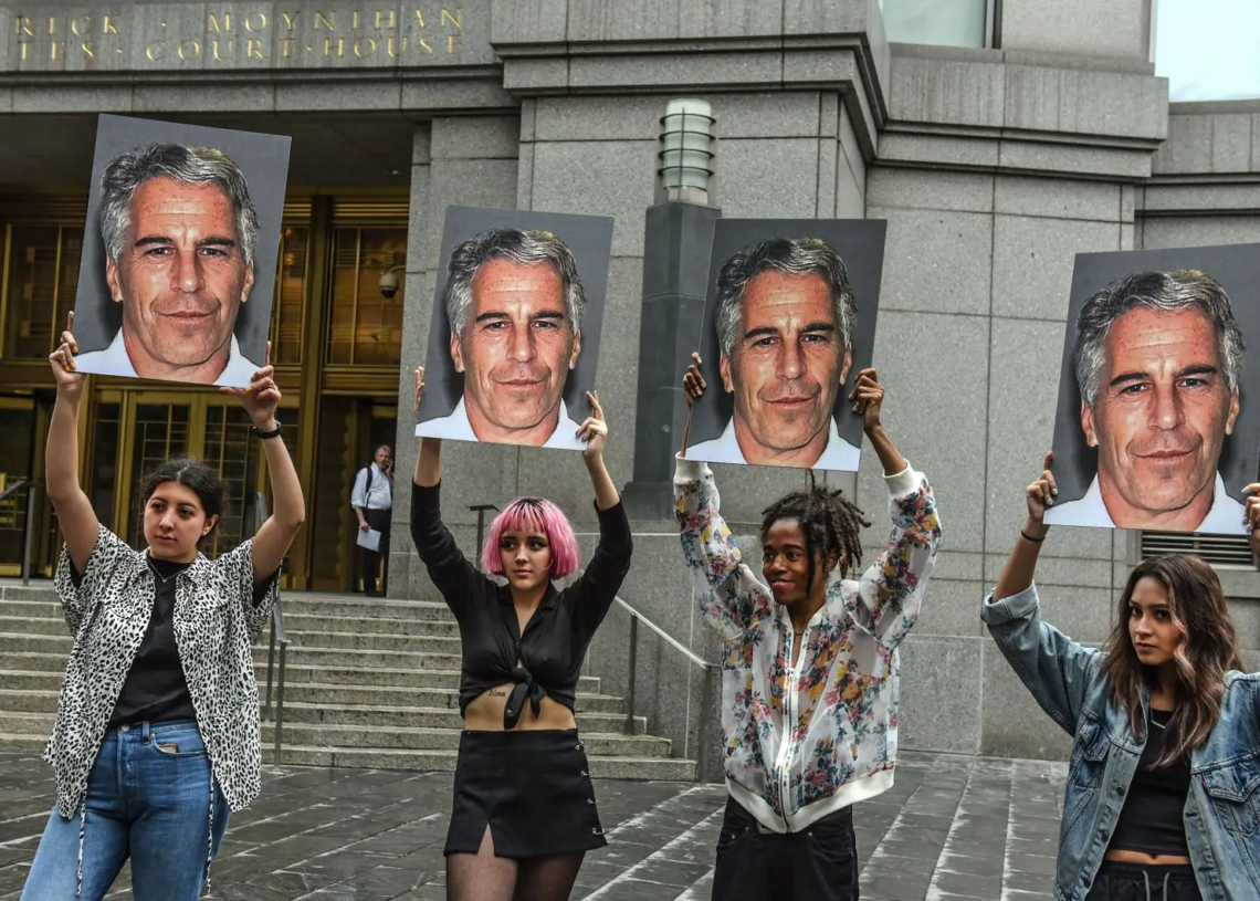 Affaire Jeffrey Epstein: Douze victimes supposées portent plainte contre le FBI