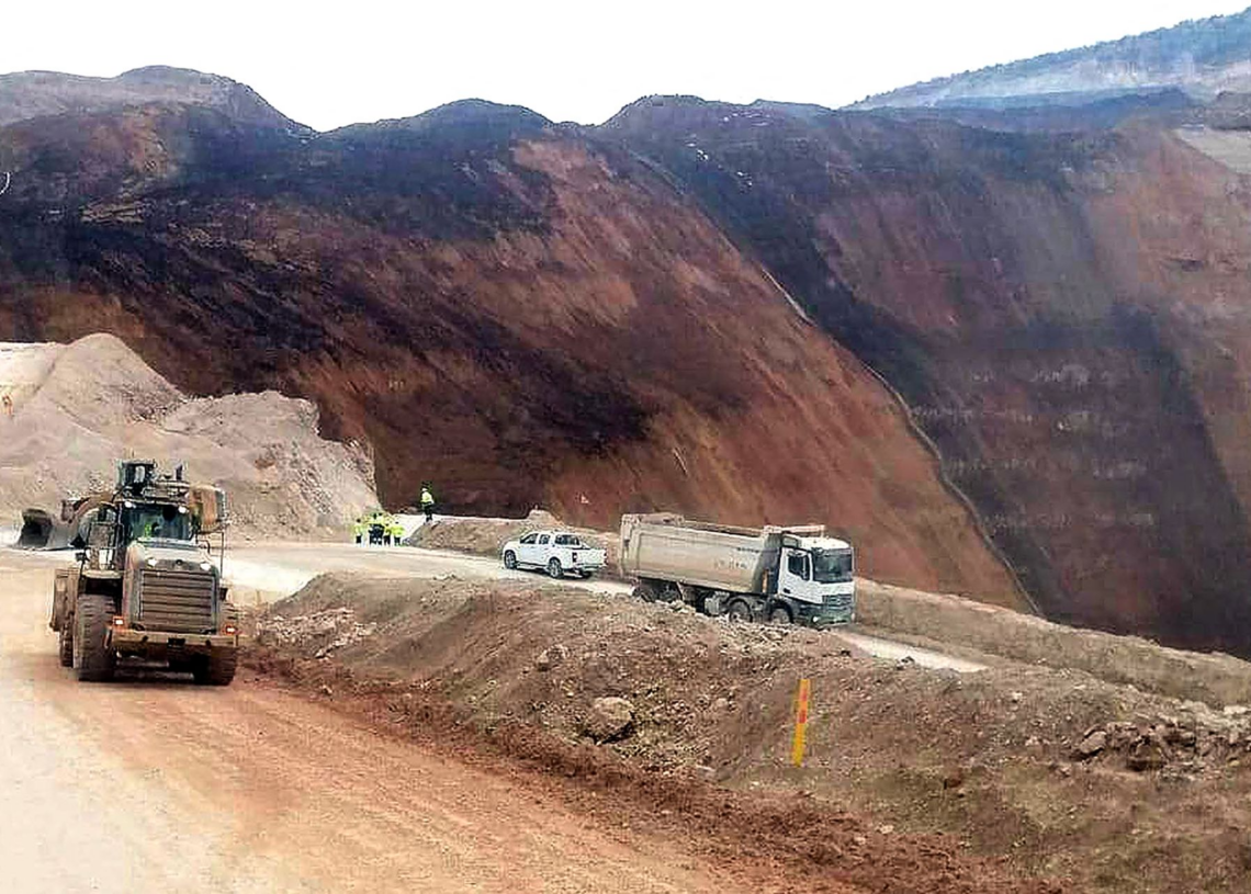 Turquie : mise en détention de six responsables de la mine où sont piégés neufs mineurs