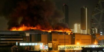 Attentat à Moscou: une fusillade et un incendie font plusieurs morts dans une salle de concert