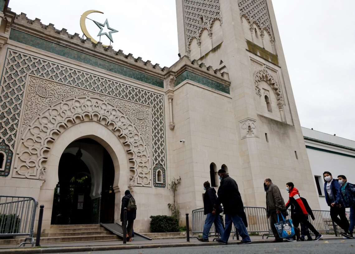 Des lycées menacés d&rsquo;attentat en France: la Grande Mosquée de Paris exhorte les musulmans à soutenir les enseignants