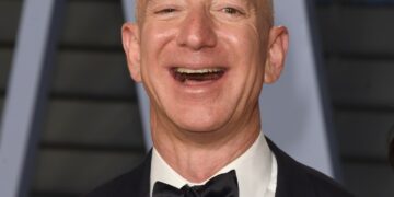 200 milliards de fortune: Jeff Bezos redevient l&rsquo;homme le plus riche au monde, devant Elon Musk