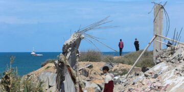 Le bateau d&rsquo;aide humanitaire a commencé à être déchargé à Gaza