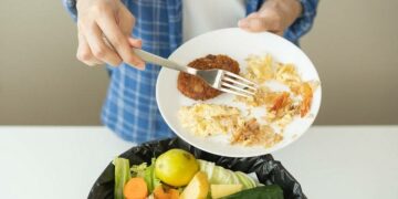 Gaspillage alimentaire : un milliard de repas jetés par les ménages chaque jour dans le monde en 2022 selon l’ONU