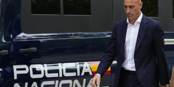 L&rsquo;ex-patron de la fédération espagnole Luis Rubiales arrêté à l&rsquo;aéroport