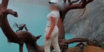 Indonésie: En voulant prendre une photo, une touriste chinoise est tombée dans un volcan