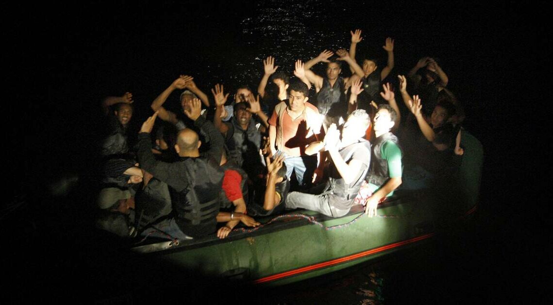 Le clan « El Tetouani »: large coup de filet contre un réseau de passeurs de migrants tunisiens en France