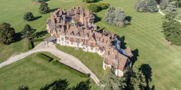 En vente pour 425 millions d&rsquo;euros: L&rsquo;ancien château de Mohammed VI, est le plus cher de France