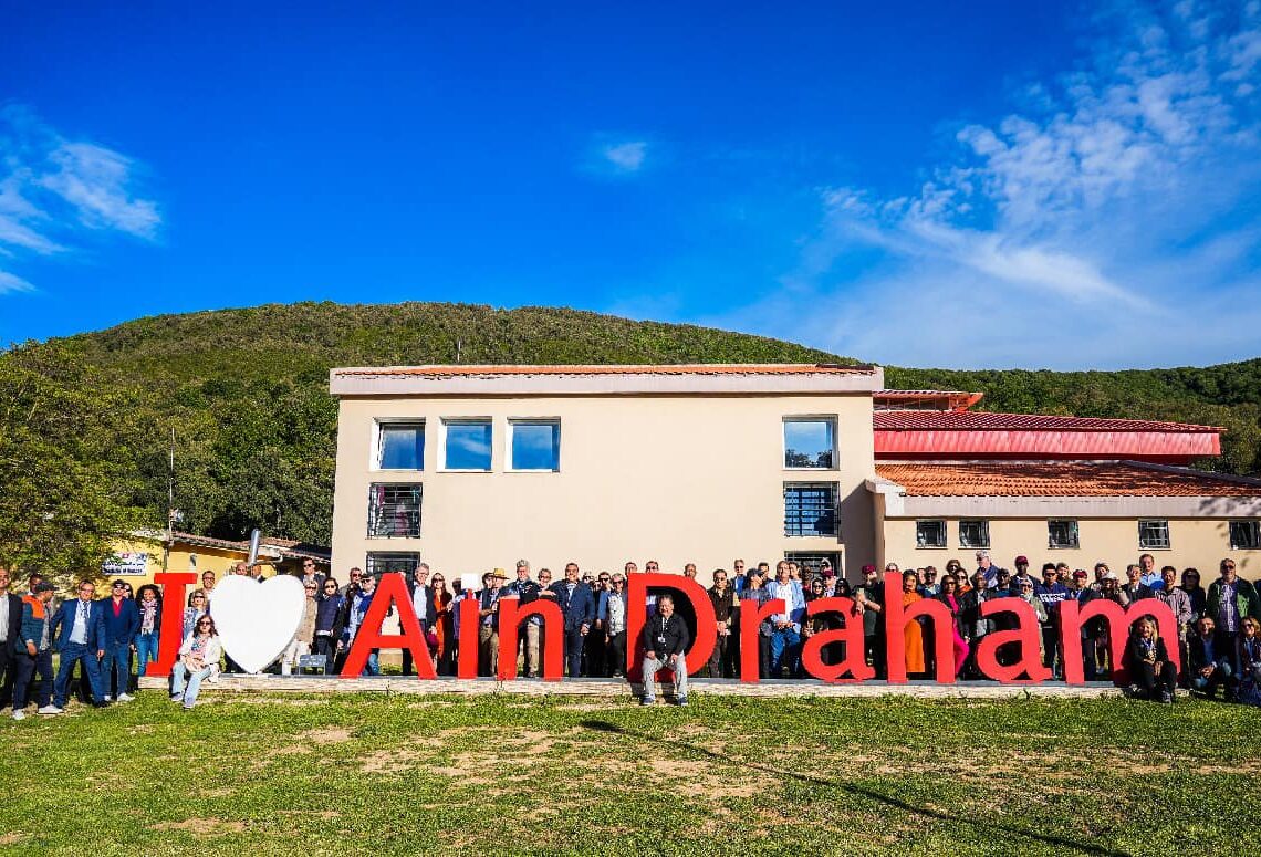 Le ministère des Affaires étrangères et l’Office du Tourisme embarquent 43 ambassadeurs dans le Nord-Ouest