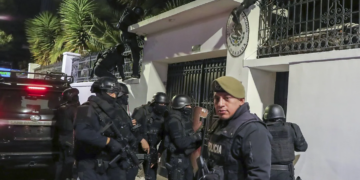 Le Mexique rompt avec l&rsquo;Equateur, après une irruption policière dans son ambassade