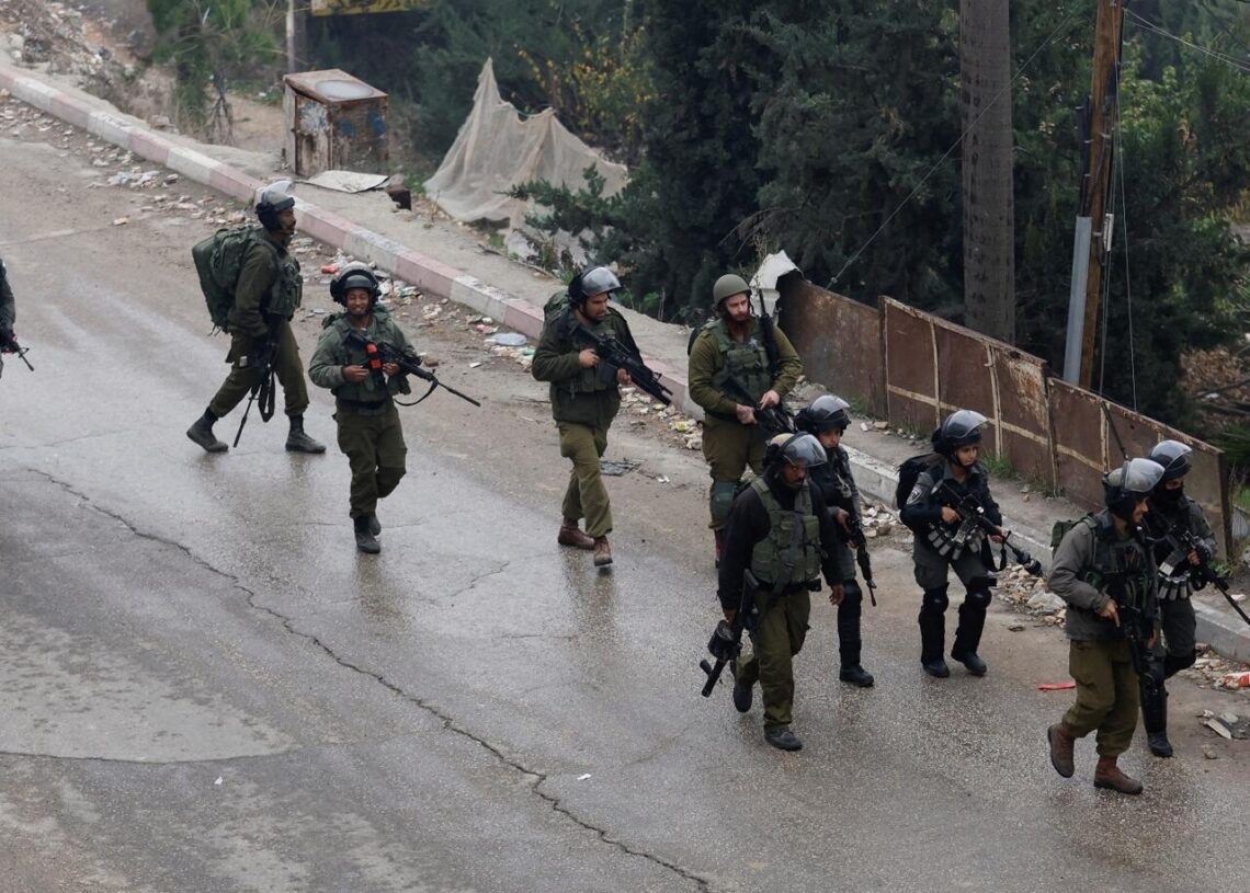 Cisjordanie: L&rsquo;armée israélienne annonce avoir tué dix «terroristes» dans un raid