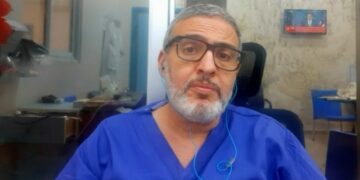 Un médecin britanno-palestinien qui devait  témoigner devant le Sénat de la situation à Gaza refoulé en France