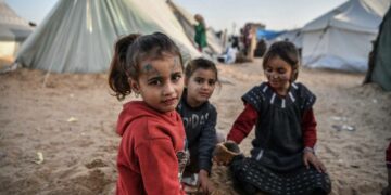 « Les forces israéliennes bafouent les ordonnances de la CIJ et tuent des civils », affirme Save The Children
