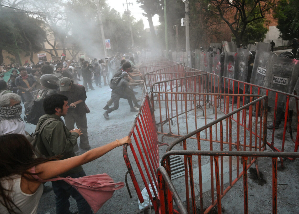 Mexique: L&rsquo;ambassade d&rsquo;Israël prise d&rsquo;assaut par des manifestants propalestiniens
