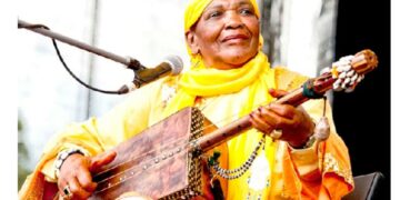 Algérie: La « rockeuse du désert », la chanteuse Hasna el Bacharia est décédée