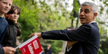 Les travaillistes aux portes du pouvoir en Angleterre: Sadiq Khan élu maire de Londres pour la troisième fois