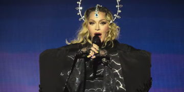 Sur la plage de Copacabana: Madonna enchante Rio lors d&rsquo;un concert «historique» au Brésil