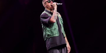 « Tu as du sang sur les mains Biden »: Le rappeur Mackelemore partage un nouveau titre en soutien à Gaza et au mouvement étudiant propalestinien