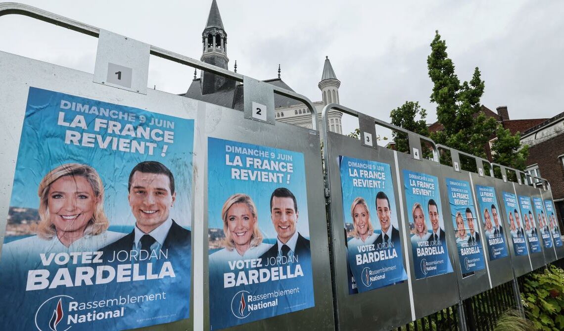 La France vote pour le premier tour d’élections législatives promises à l’extrême droite
