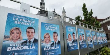 La France vote pour le premier tour d&rsquo;élections législatives promises à l&rsquo;extrême droite