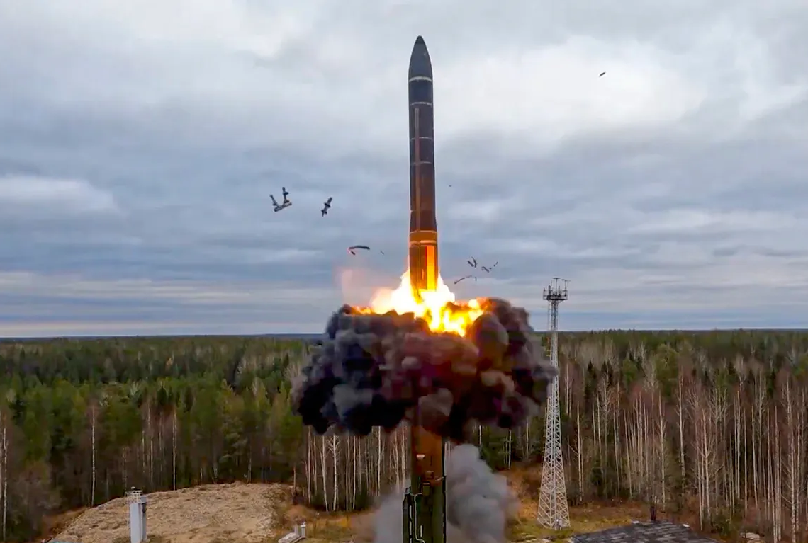 400 milliards en 5 ans: 3000 dollars dépensés par seconde pour l’arme nucléaire en 2023