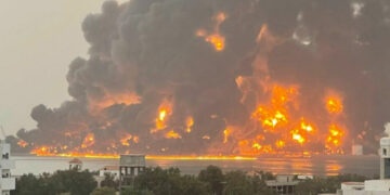 Yémen: Un incendie fait rage à Hodeida, après les frappes israéliennes meurtrières