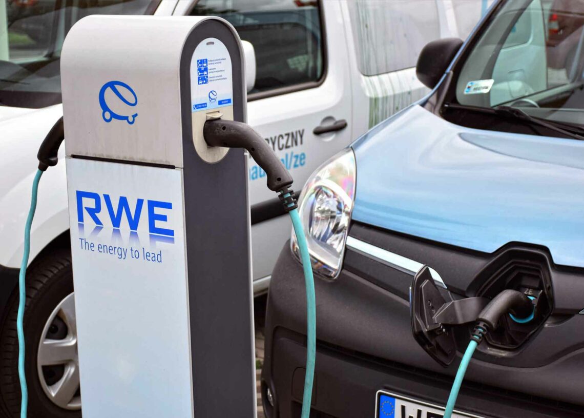 Virage vers les véhicules électriques: 160 bornes de recharge seront installées d’ici 2025 en Tunisie