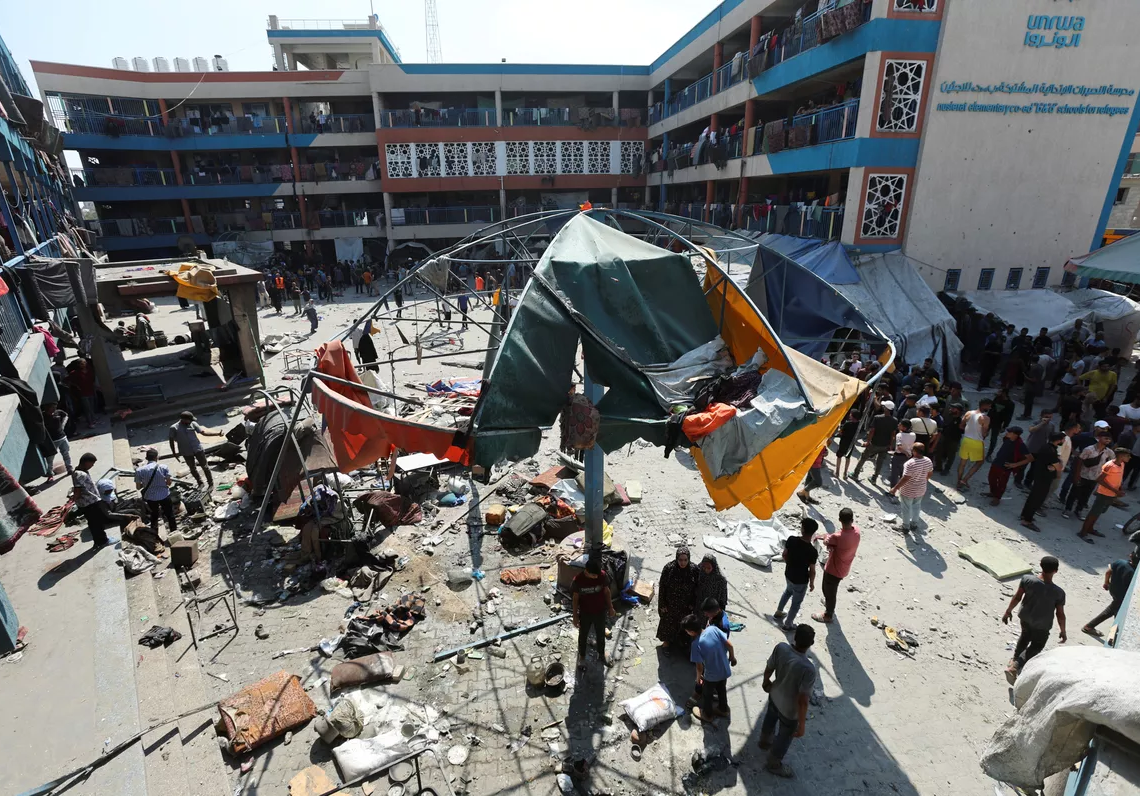 Au moins 15 morts dans une nouvelle frappe israélienne sur une école abritant des déplacés à Gaza