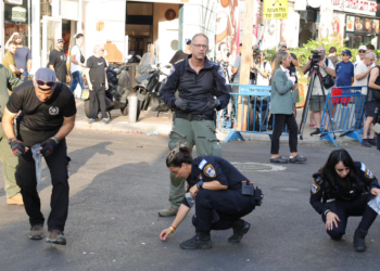 Les Houthis lancent un missile et quatre drones sur Israël , au moins un mort à Tel-Aviv