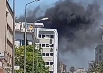 Tunis: Le toit d&rsquo;un immeuble sur l&rsquo;avenue Hedi Chaker a pris feu