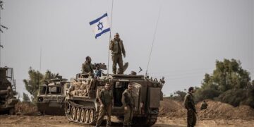 L&rsquo;armée israélienne annonce avoir achevé les préparatifs d&rsquo;une « grande manœuvre terrestre et aérienne au Liban »