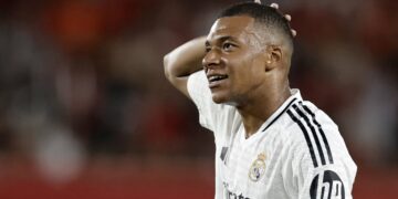 Piratage: Mbappé annonce son départ pour Manchester united et traite Messi de « nain »