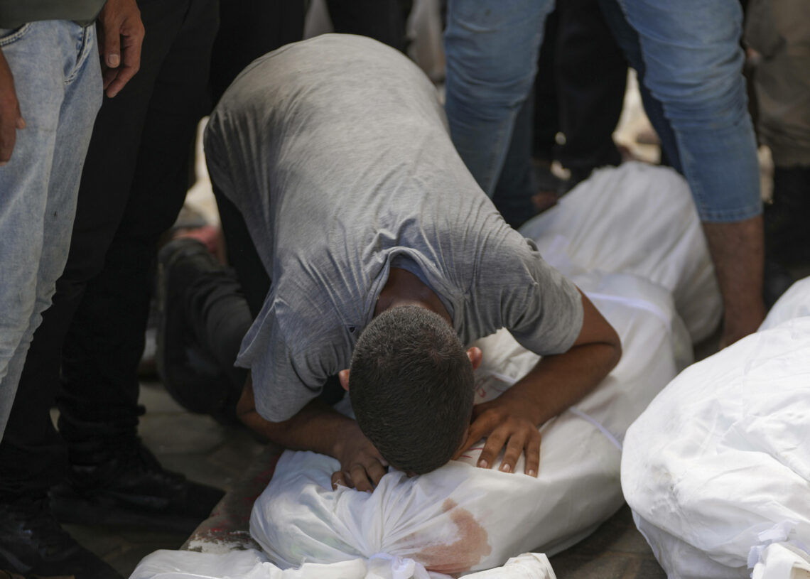  Gaza: Douze morts dans une frappe israélienne sur une école