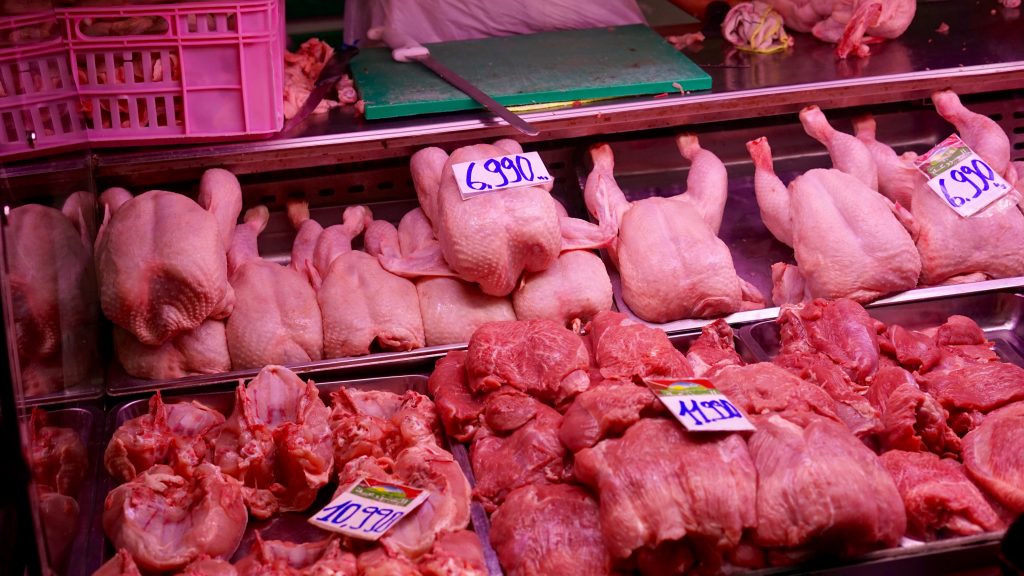 Volailles: Le ministère du Commerce plafonne les prix