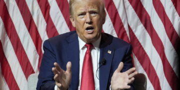 Présidentielle aux Etats-Unis: Donald Trump accuse Kamala Harris d&rsquo;être «devenue noire»