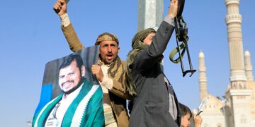 Yémen: Les Houthis « n’hésiteront pas » à soutenir le Hezbollah, avertit leur chef