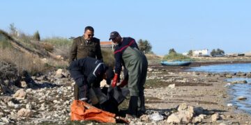 Enquête ouverte après la découverte de 13 corps échoués sur les plages de Chebba et Selakta