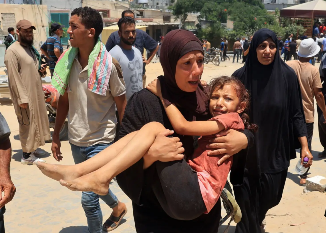 40 morts et 60 blessés dans une frappe sur le camp d’Al-Mawassi à Gaza: « Des familles entières ont disparu dans le massacre »