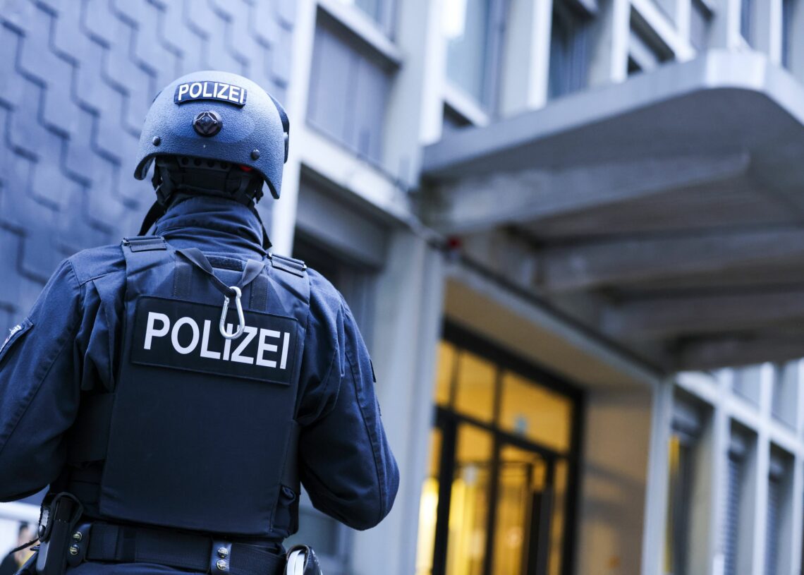 Nouvelle attaque en Allemagne: Il entre dans un commissariat avec une machette