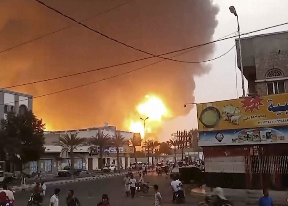 L’armée israélienne mène des frappes au Yémen contre les Houthis