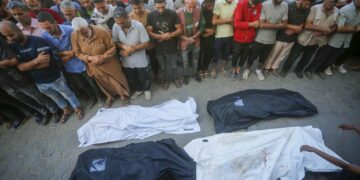 Les secouristes à Gaza annoncent la mort de 28 Palestiniens dans une frappe sur une école